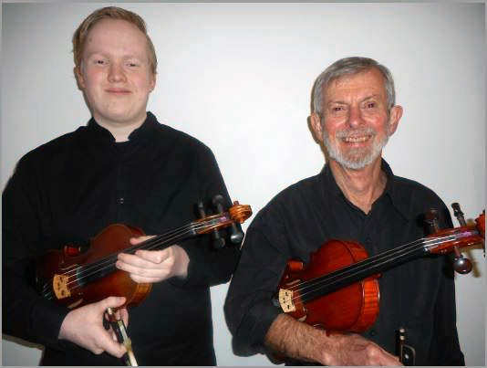 Violin Duo Play at Lithgow Library